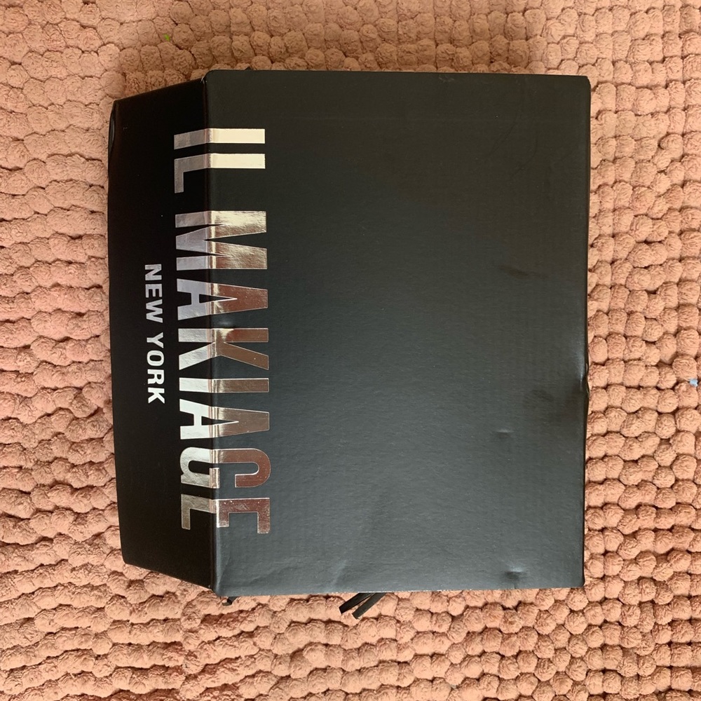 IL MAKIAGE Flawless Base Foundation